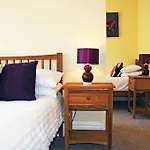 Claremont House 4*