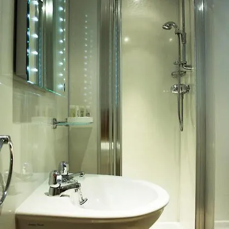 Penzion Claremont House 4*
